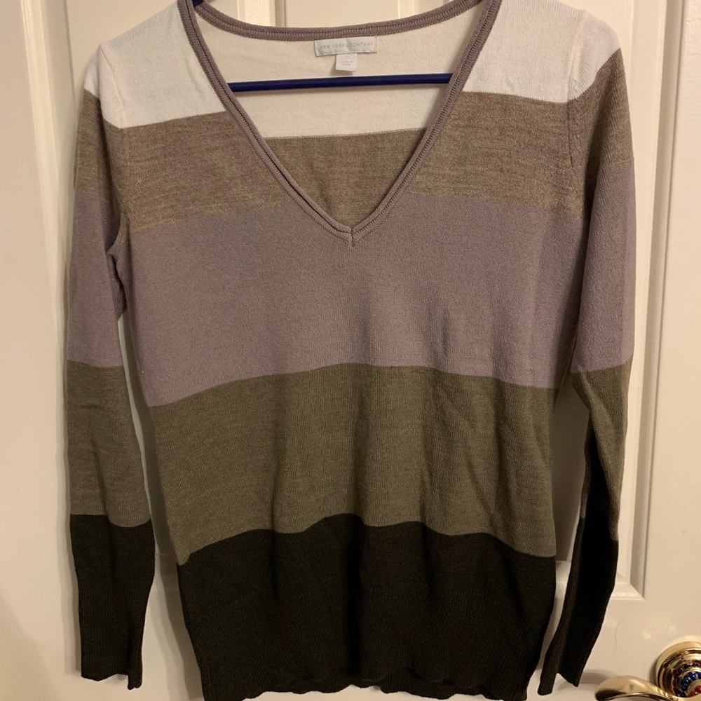 New York and Company V-neck sweater